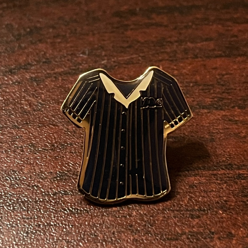 McDonald’s‎ Uniform Shirt Employee Lapel Hat Pin
